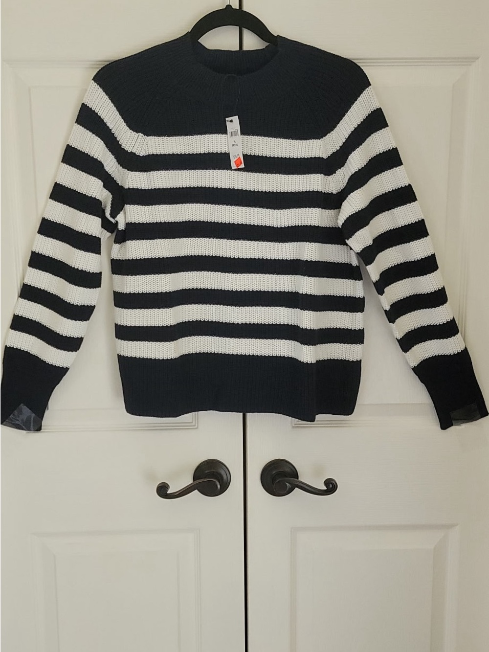 NWT - Banana Republic Striped Crewneck Sweater, Navy & White. Size: Large Petite